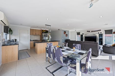 Property photo of 4 Eagleridge Promenade Tarneit VIC 3029