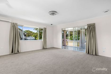 Property photo of 2182 Wynnum Road Wynnum QLD 4178