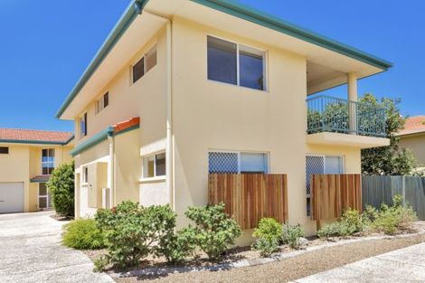 1/8 Advance Pl, Sunrise Beach, QLD 4567