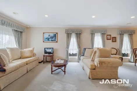 Property photo of 37 Kenswick Drive Hillside VIC 3037
