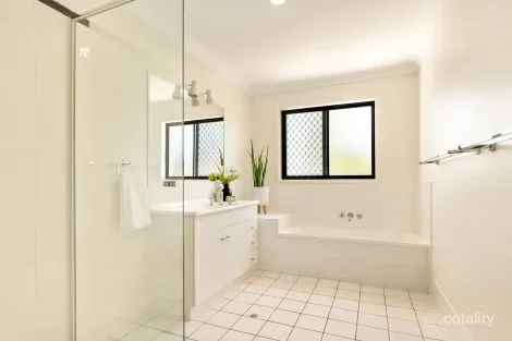 Property photo of 76 Gainsborough Avenue Mackenzie QLD 4156