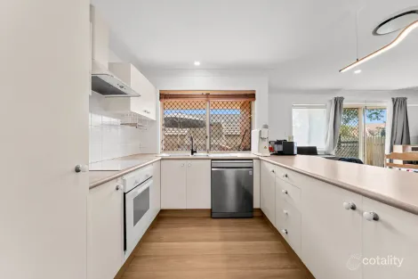 Property photo of 3 Daffodil Place Runcorn QLD 4113