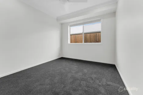Property photo of 10 Marsdenia Drive White Rock QLD 4306