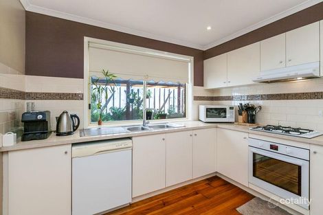 Property photo of 12 Bonney Place Roxburgh Park VIC 3064