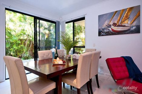Property photo of 31 Second Avenue Broadbeach QLD 4218