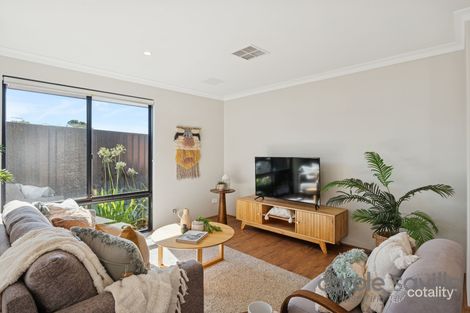 Property photo of 14 Chasselas Road Hocking WA 6065