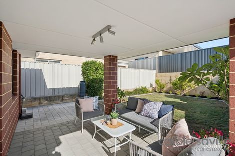 Property photo of 14 Chasselas Road Hocking WA 6065