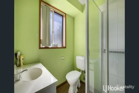 Property photo of 52 Jonathan Drive Darley VIC 3340