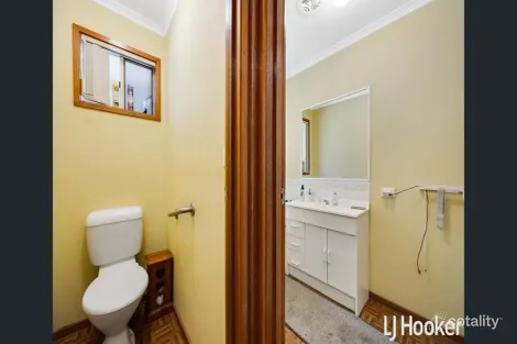 Property photo of 52 Jonathan Drive Darley VIC 3340