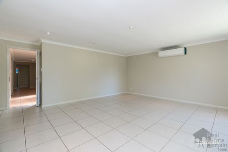 Property photo of 3 Ponderosa Street Hillcrest QLD 4118