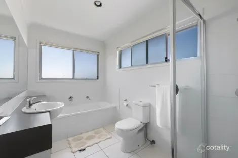 Property photo of 9 Bonney Street Rural View QLD 4740