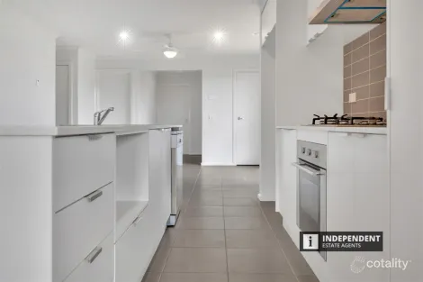 Property photo of 12 Pinnibar Way Weir Views VIC 3338