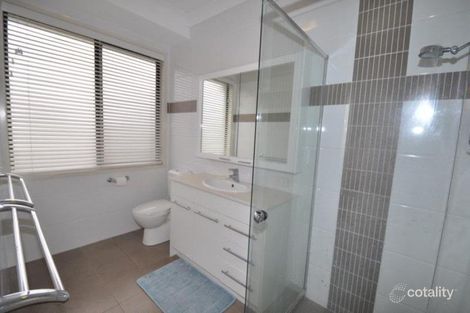 Property photo of 1035 Lakeview Terrace Benowa QLD 4217