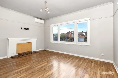 Property photo of 11 Fenacre Street Strathmore VIC 3041