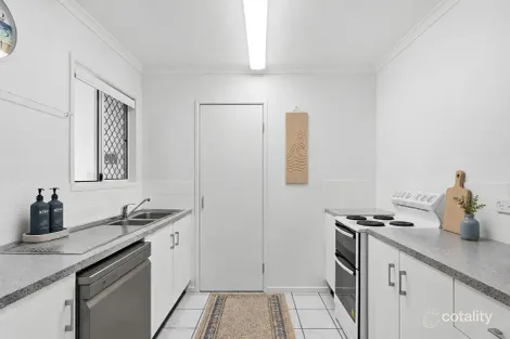 Property photo of 19/9 Pacific Drive Blacks Beach QLD 4740
