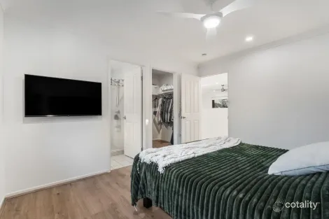 Property photo of 2 Zara Way Heritage Park QLD 4118