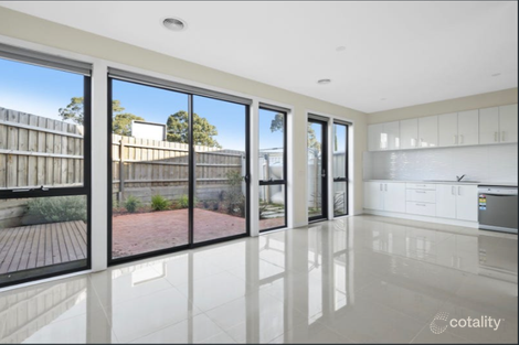 Property photo of 1 Autumn Crescent Carrum Downs VIC 3201