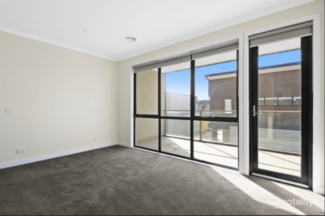 Property photo of 1 Autumn Crescent Carrum Downs VIC 3201