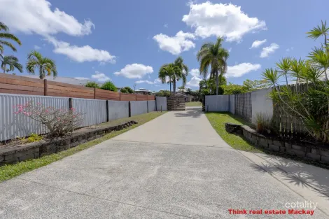 Property photo of 3 Hanlon Way Rural View QLD 4740