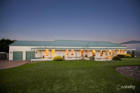 Property photo of 38-40 Brookvale Close Beaconsfield VIC 3807