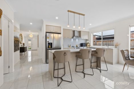 Property photo of 36 Nankeen Loop Beveridge VIC 3753