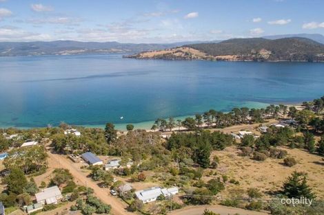 Property photo of 4 Victoria Avenue Dennes Point TAS 7150