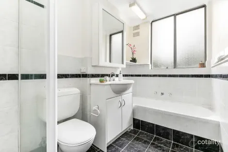 Property photo of 9/4 Bortfield Drive Chiswick NSW 2046