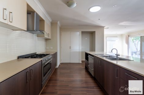 Property photo of 15 Flinders Place Caroline Springs VIC 3023