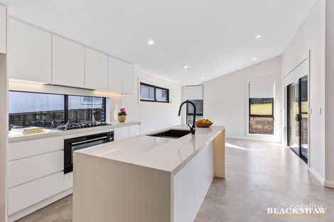 Property photo of 12 Throsby Crescent Sunshine Bay NSW 2536