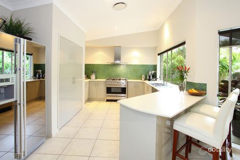 Property photo of 37 Calmwater Crescent Helensvale QLD 4212