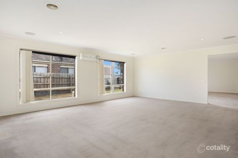 Property photo of 2 Hope Court Cranbourne West VIC 3977