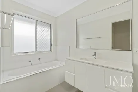 Property photo of 24 Bailey Court Ormeau QLD 4208