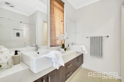 Property photo of 4 Cabarita Crescent South Morang VIC 3752