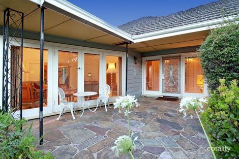 17 Canterbury Rd, Ringwood East, VIC 3135