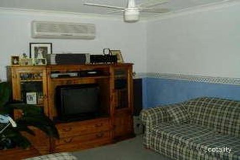 Property photo of 8 Viola Place Rosemeadow NSW 2560
