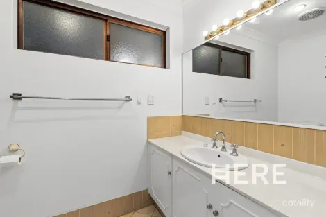 Property photo of 30 Bernedale Way Duncraig WA 6023