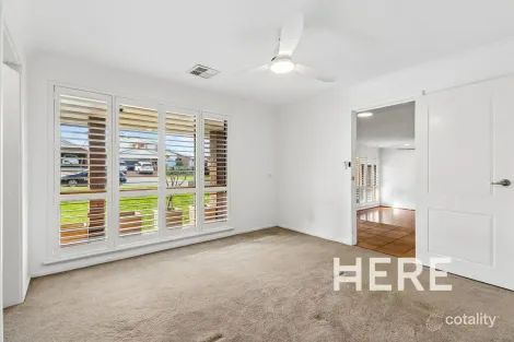 Property photo of 30 Bernedale Way Duncraig WA 6023