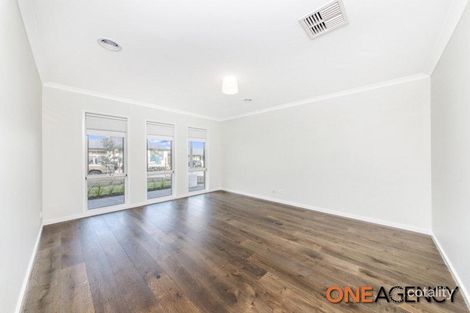 Property photo of 19 Mellington Loop Googong NSW 2620