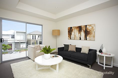 Property photo of 14 Lakeside Crescent Maribyrnong VIC 3032