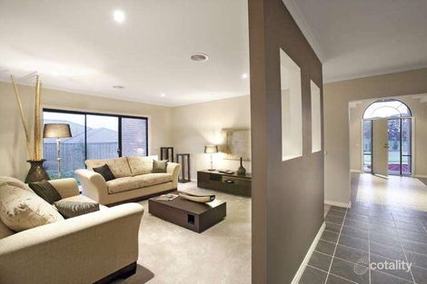 36 Fleetwood Dr, Narre Warren, VIC 3805