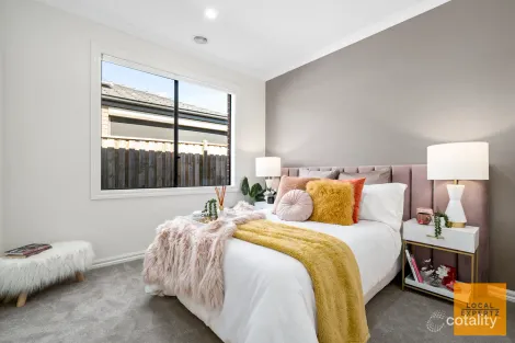 Property photo of 22 Stockport Crescent Thornhill Park VIC 3335