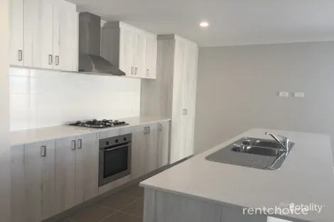 23 Yamarna Rd, Golden Bay, WA 6174