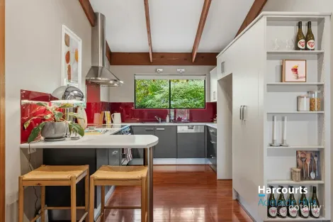 Property photo of 17 Wychwood Grove Upper Sturt SA 5156