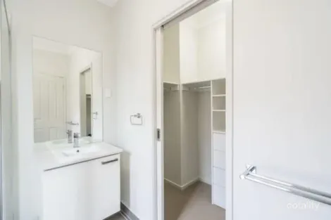 Property photo of 73 Bensonhurst Parade Point Cook VIC 3030