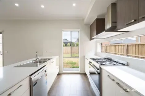 Property photo of 73 Bensonhurst Parade Point Cook VIC 3030