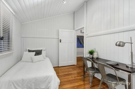 Property photo of 17 Devoy Street Ashgrove QLD 4060