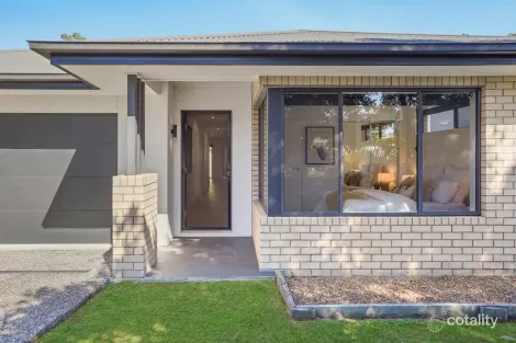 Property photo of 27 Pelion Street Bridgeman Downs QLD 4035