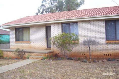 9 Barton St, Parkes, NSW 2870