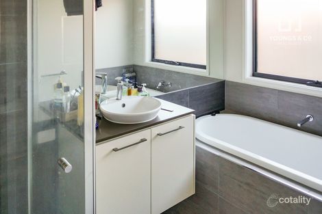 Property photo of 52 Aspendale Crescent Shepparton VIC 3630