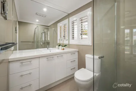 Property photo of 1 Lambeth Place Chapel Hill QLD 4069